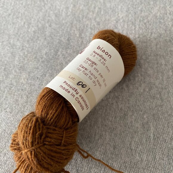 NWT Waxwing Yarn Company Cèdre 100% Canadian Wool Yarn Colour Bison Lot of 1 - Picture 5 of 7
